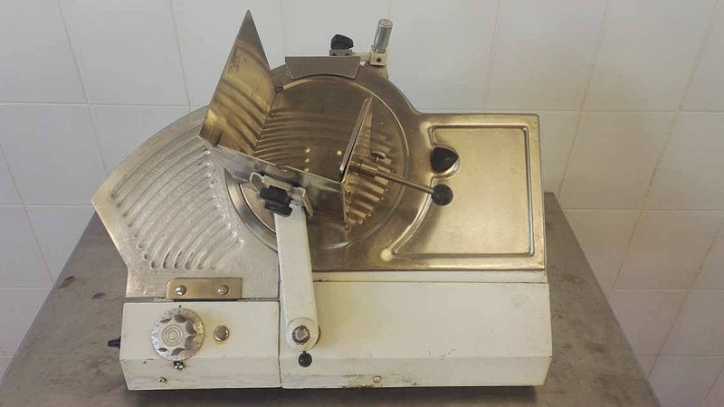Nářezový stroj na tvrdé sýry (nářezák) 28,5cm automatický - Použitý