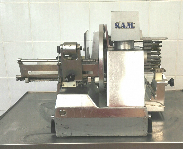 Nářezový stroj (nářezák) 30cm ruční S.A.M. - Použitý