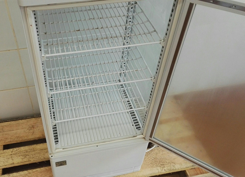 Chladící vitrína (lednice) 72L - Použitá