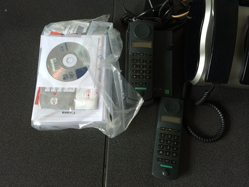 Fax Canon + 2 Telefonní stanice se 3 sluchátky Siemenes